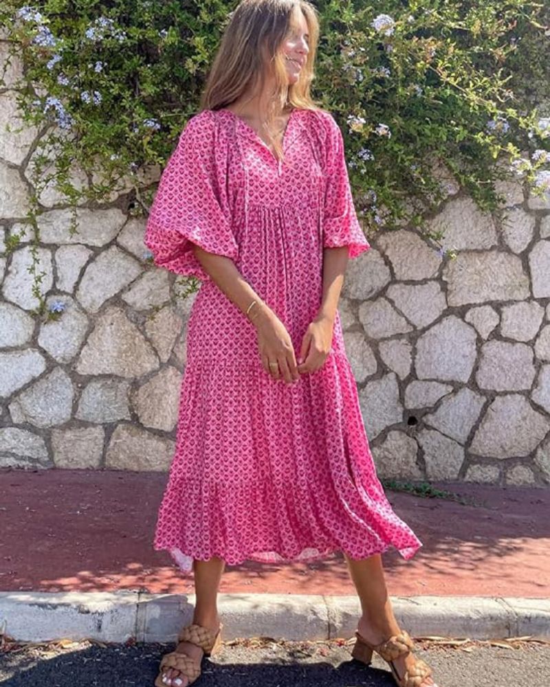 Natürliche Eleganz – Fließendes Sommerkleid in Grün & Rosa | Salzburg Mode