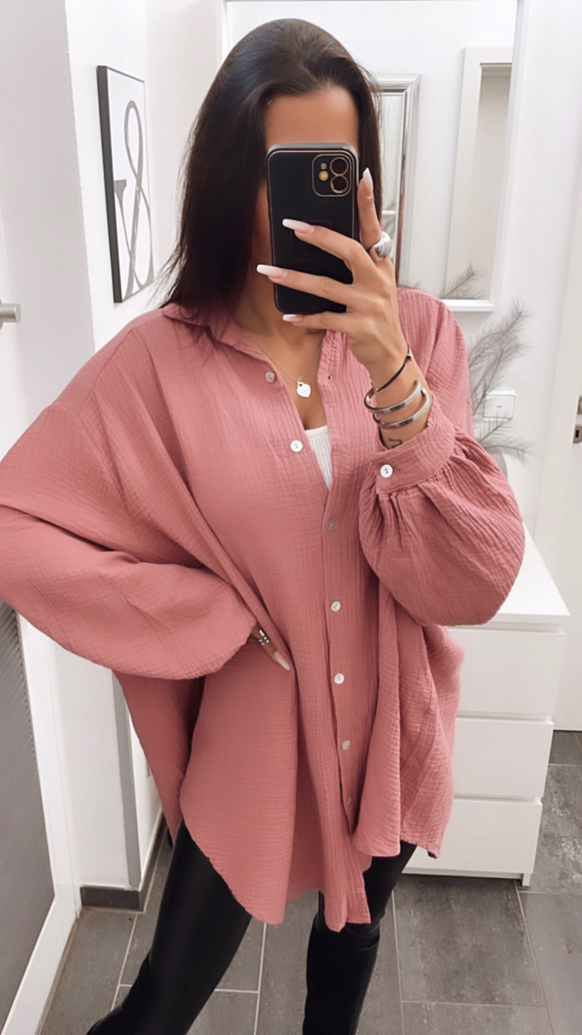 Lange Oversize Musselin Bluse in Helle Beere – Feminine Sophistication | MUSSELIN LIEBE