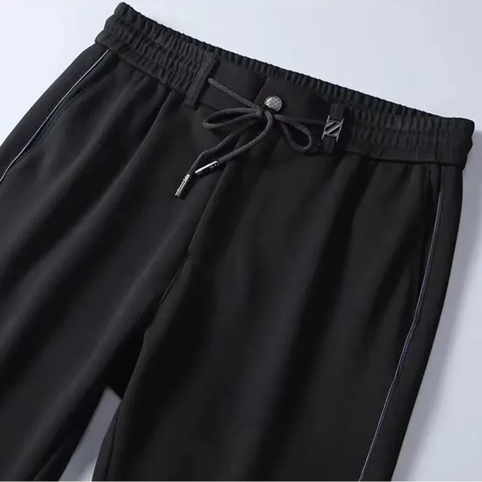 Monza Maßgeschneiderter Trainingsanzug – Elegantes Herren-Set mit Struktur