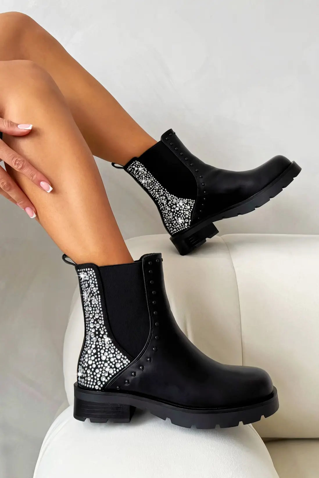 Silberne Nieten Boots