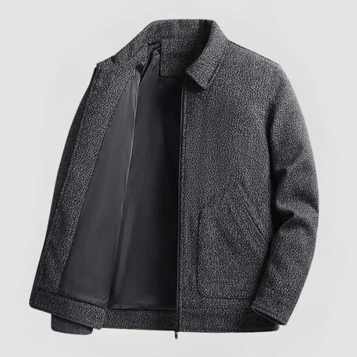 Herren Wolljacke grau, klassisch geschnitten, mit Kragen und schrägen Taschen auf weißem Hintergrund