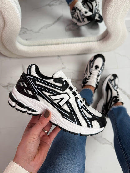 Nadine Black Sneaker