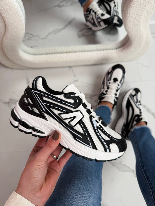 Nadine Black Sneaker