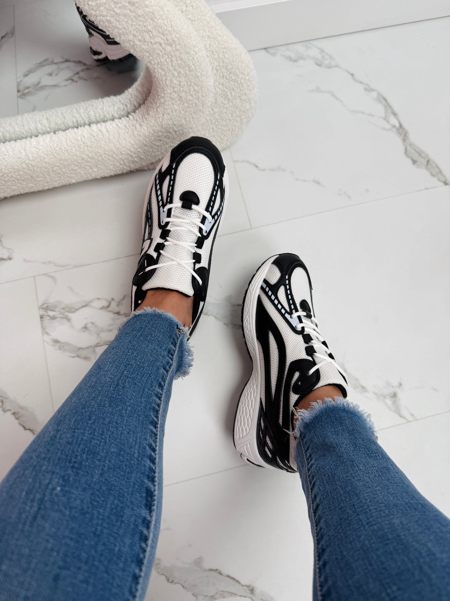 Nadine Black Sneaker
