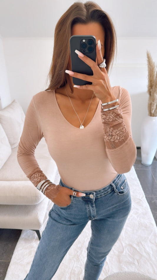 Langarm Oberteil mit Spitzenapplikationen – Puder-Rosa