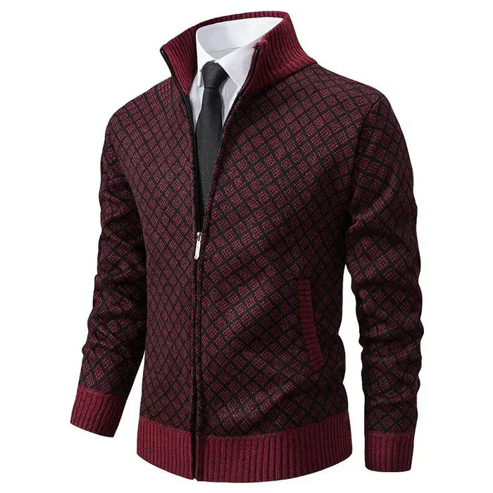Herren Strickjacke bordeaux mit Rautenmuster und Reißverschluss, elegant mit Hemd und Krawatte