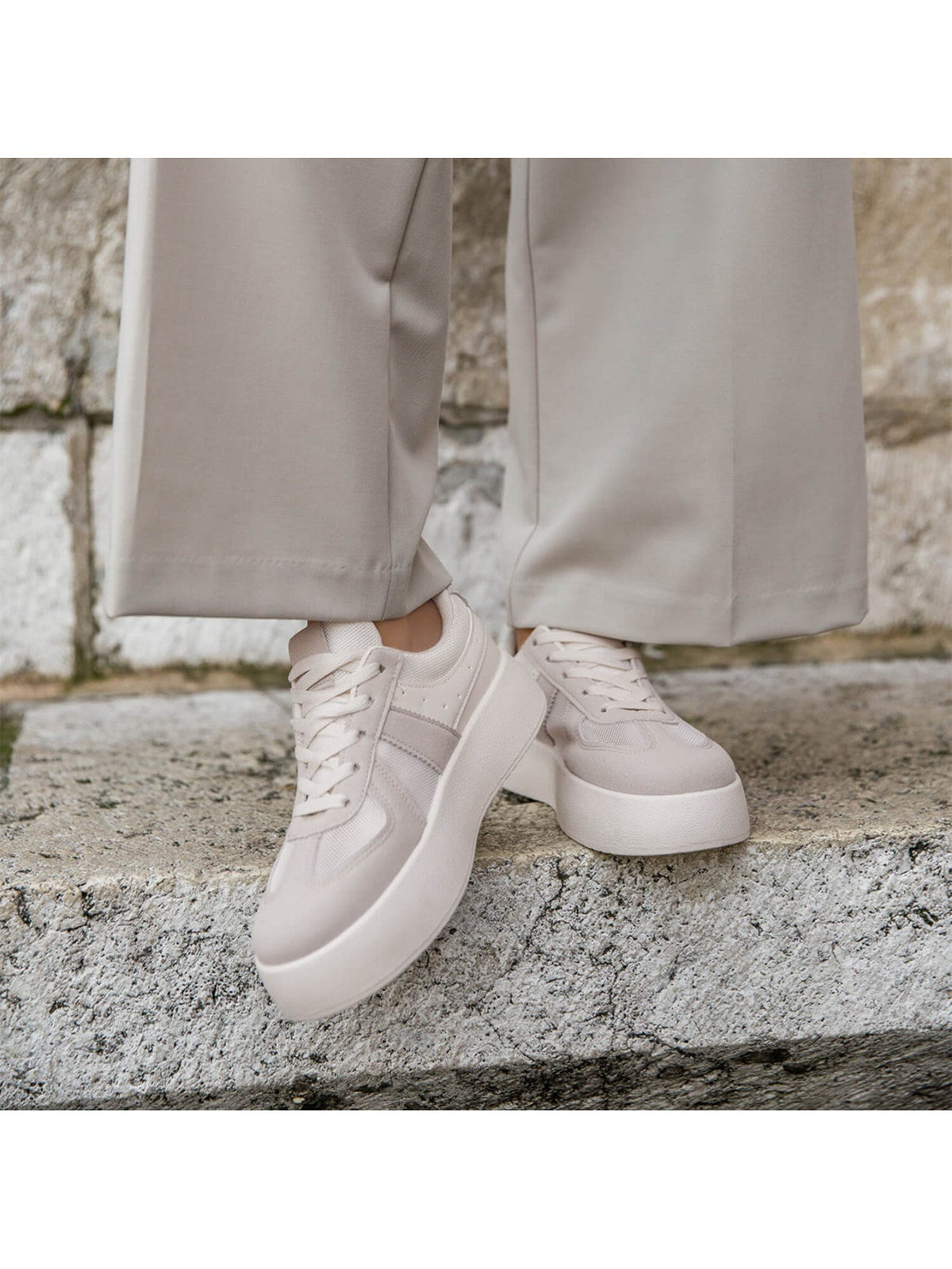 Ella White Sneaker