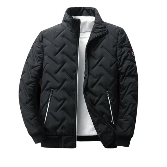 Schwarze Steppjacke mit Reißverschlusstaschen und modernem Muster, isolierte Herrenjacke