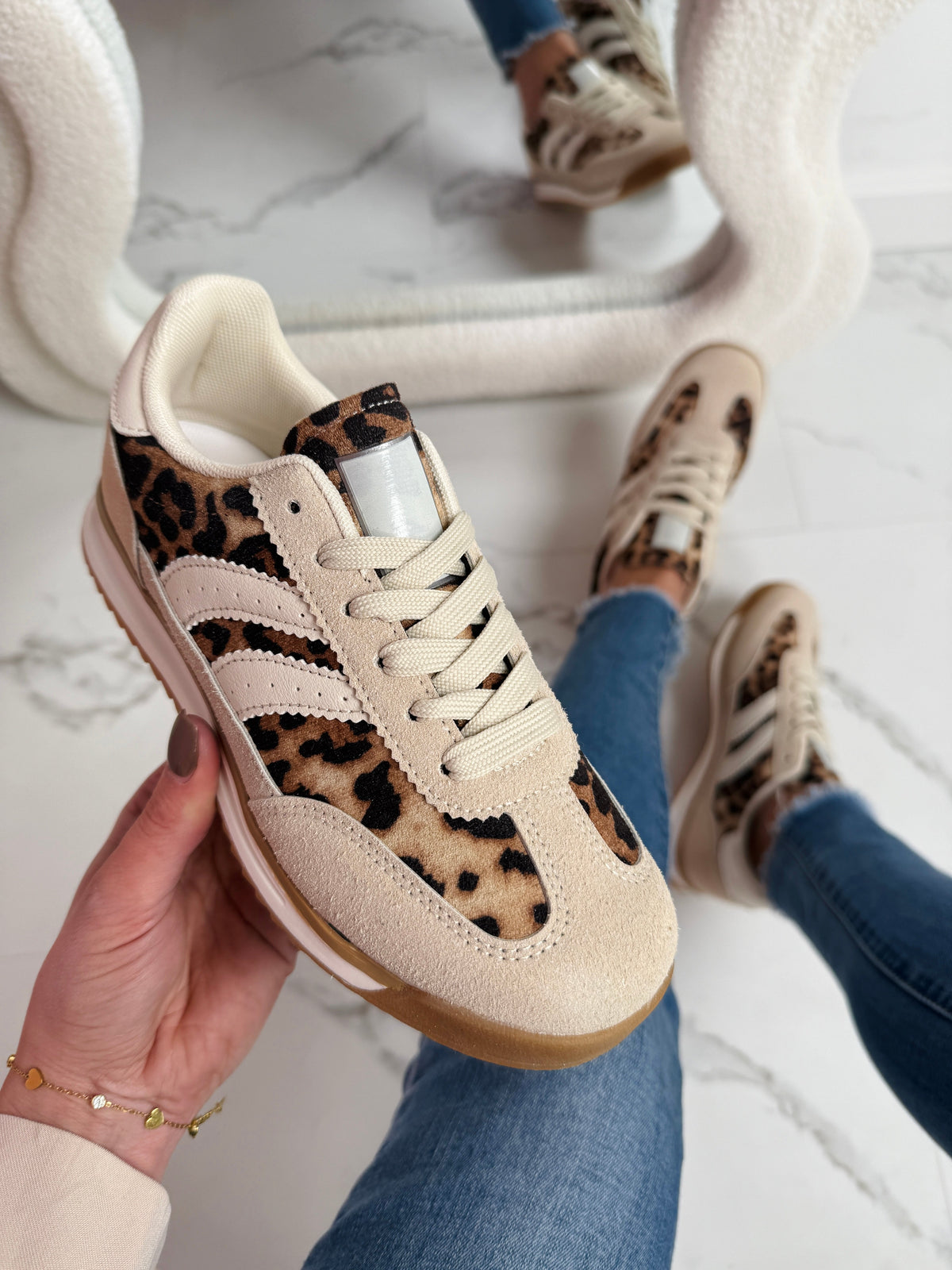 Jana Leo Sneaker