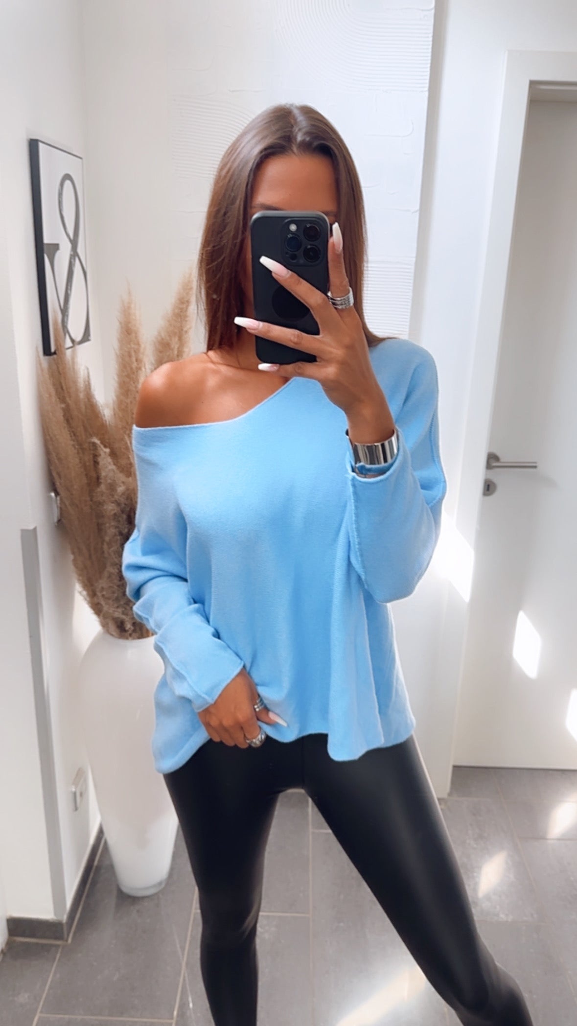 Leichter Pullover mit V-Ausschnitt – Azur Blau