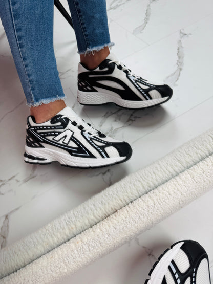 Nadine Black Sneaker
