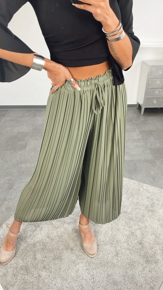 Plissee-Hose in Khaki – Natürliche Eleganz