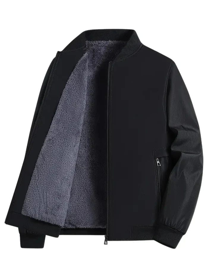 Schwarze Herren Jacke mit Fleecefutter, sichtbar offene Vorderseite, moderne Übergangsjacke