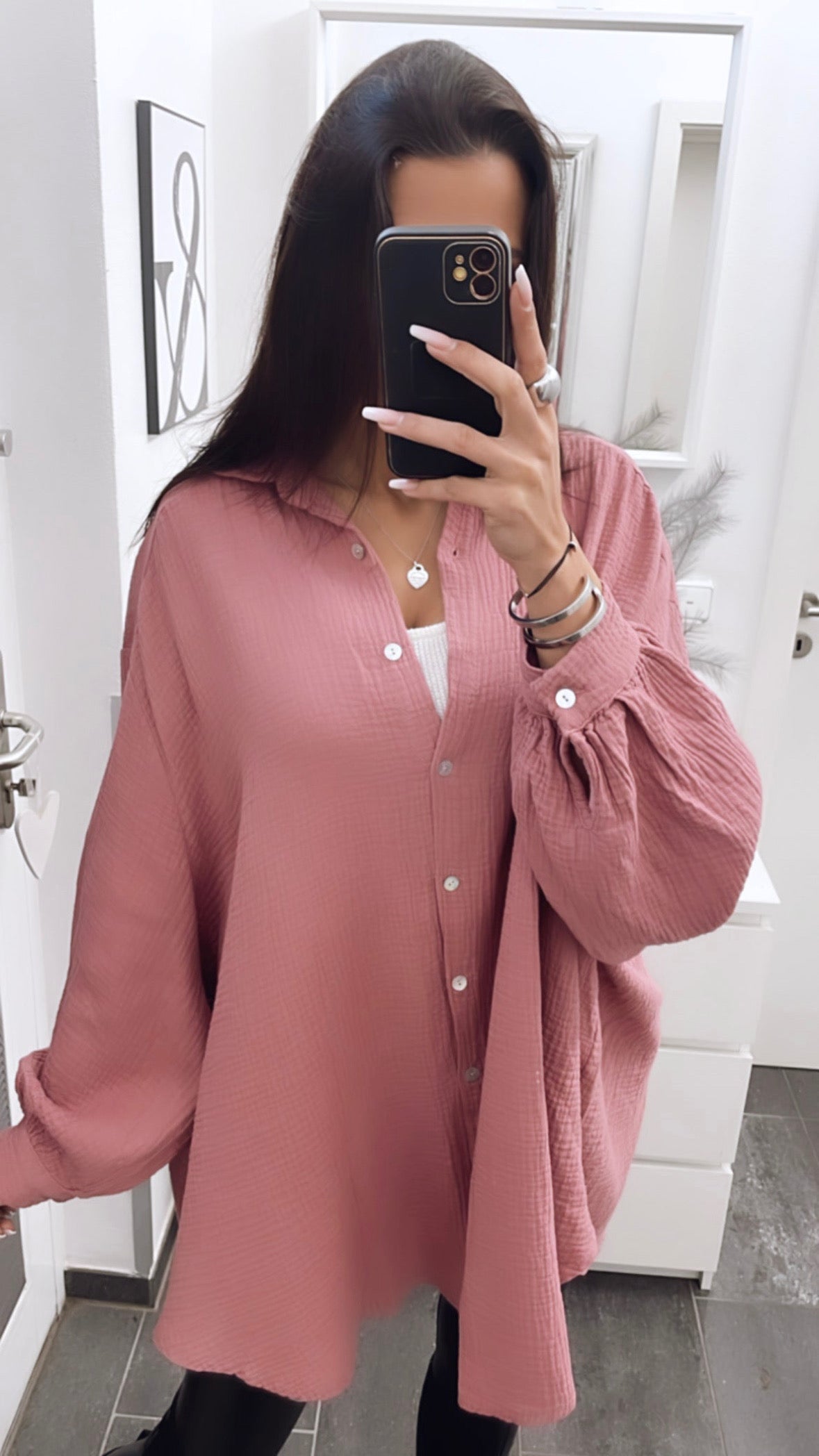Lange Oversize Musselin Bluse in Helle Beere – Feminine Sophistication | MUSSELIN LIEBE