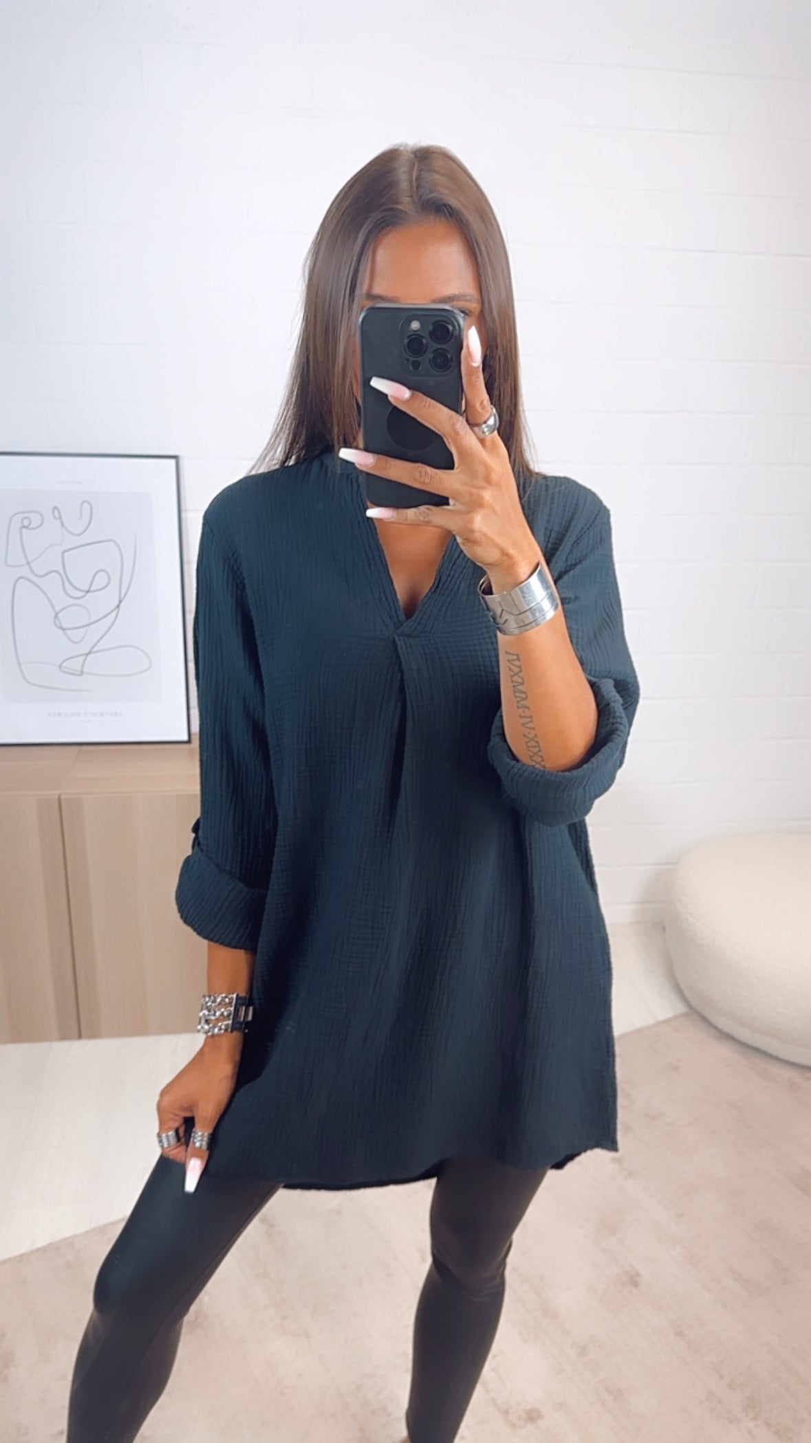 Musselin Blusenkleid mit V-Ausschnitt in Schwarz – Zeitlose Eleganz | MUSSELIN LIEBE