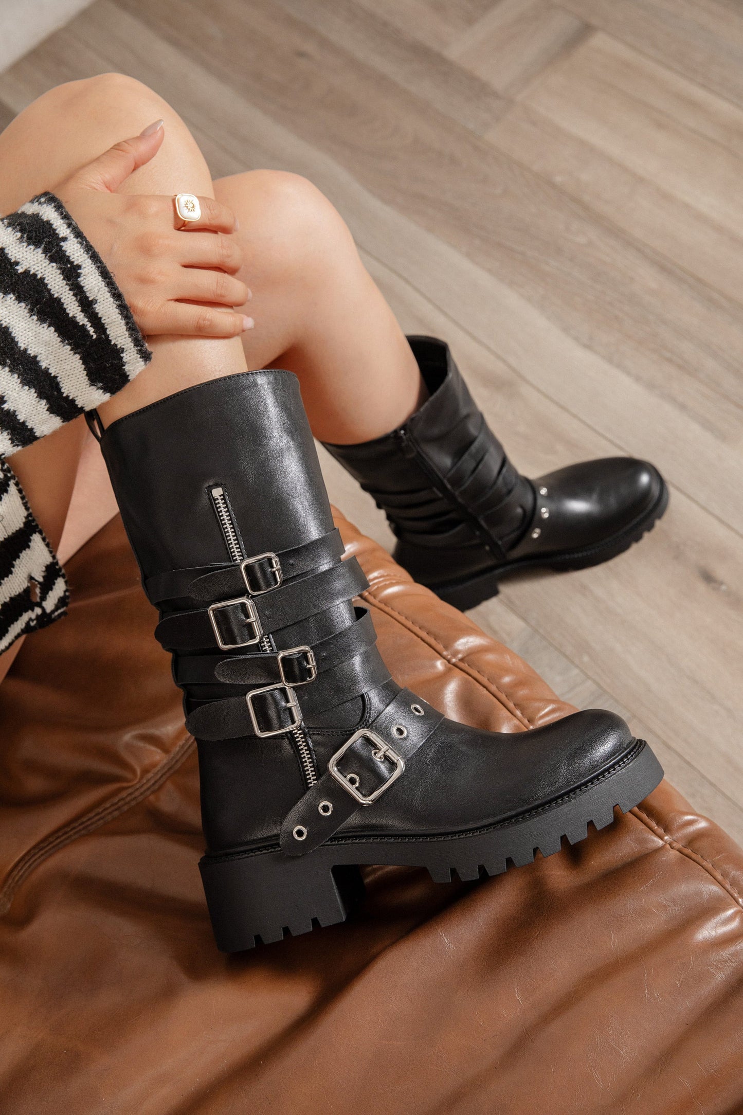 Tahira Schwarz Stiefel