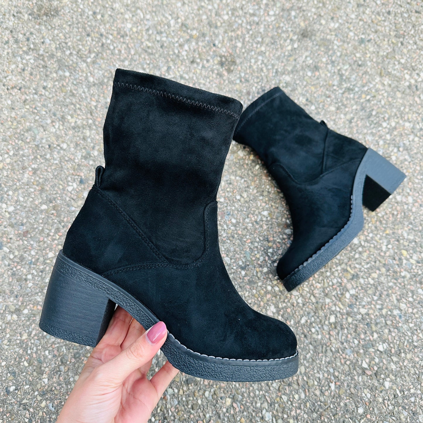 Schwarze Halbhohe Boots