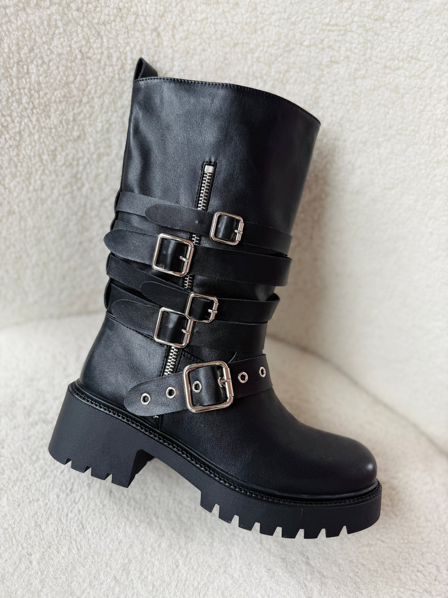 Tahira Schwarz Stiefel