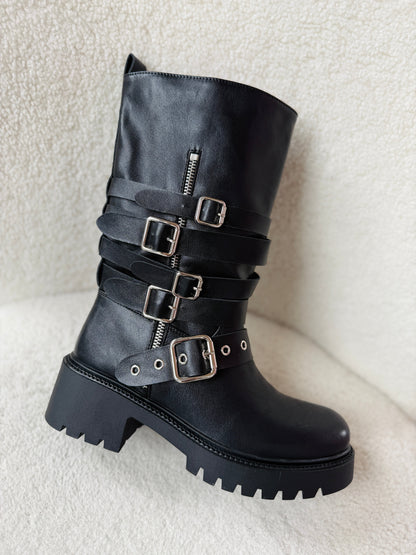 Tahira Schwarz Stiefel