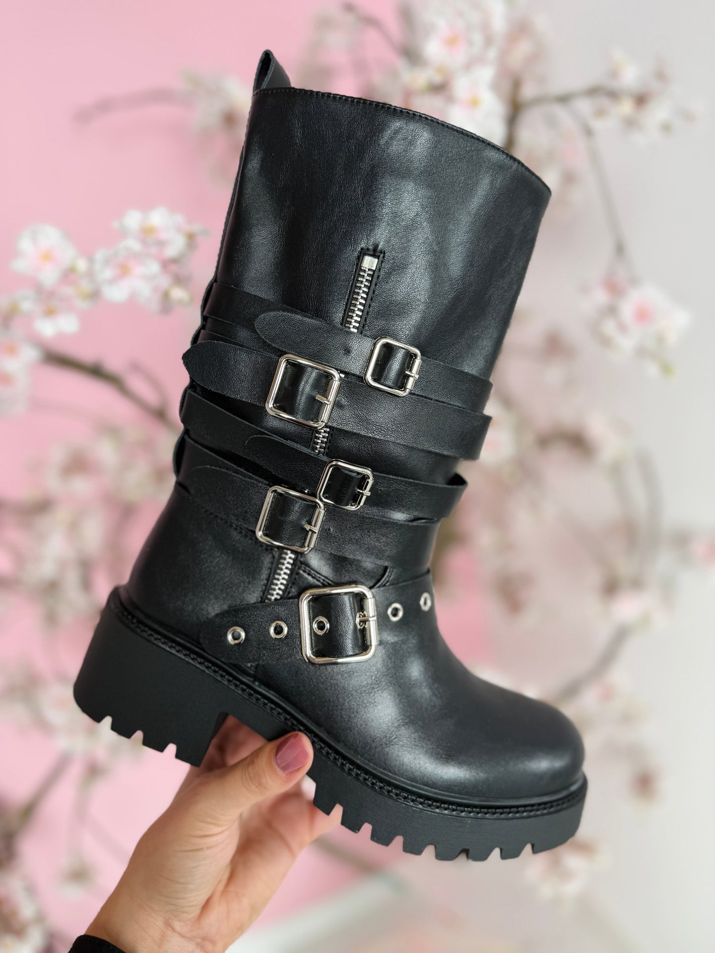 Tahira Schwarz Stiefel