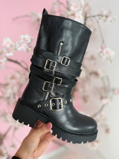 Tahira Schwarz Stiefel