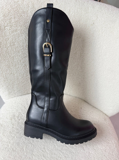 Lara Schwarz Stiefel