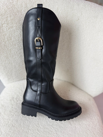 Lara Schwarz Stiefel