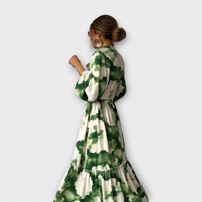 Melina – Grünes Maxi-Kleid mit langen Ärmeln & V-Ausschnitt | Salzburg Mode