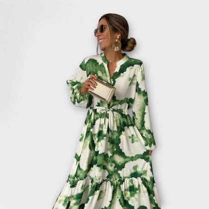Melina – Grünes Maxi-Kleid mit langen Ärmeln & V-Ausschnitt | Salzburg Mode