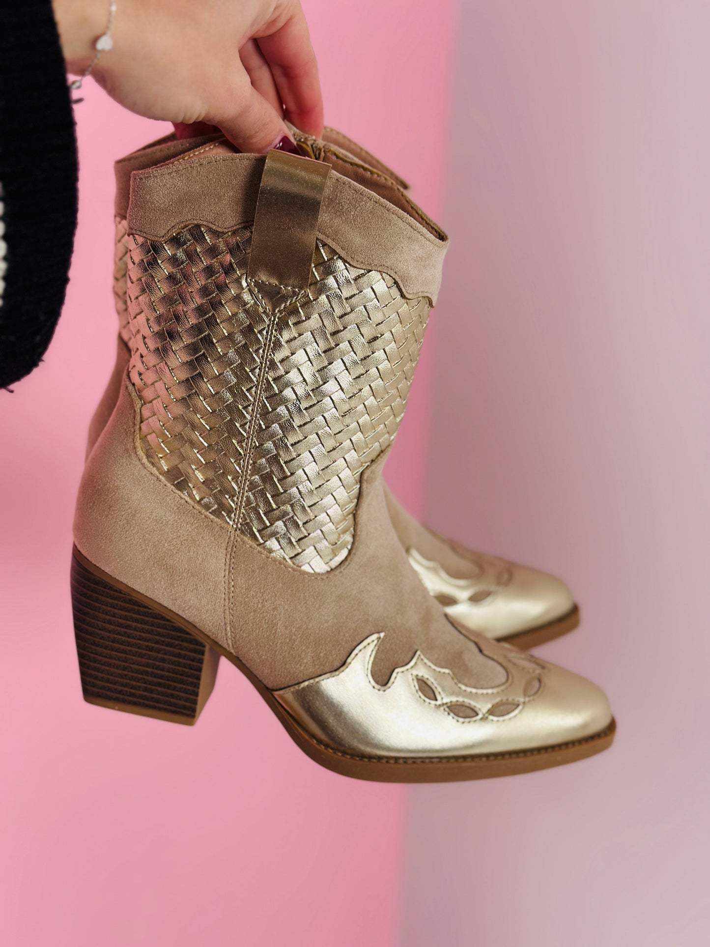Goldene Cowboy Boots Geflochten