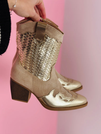 Goldene Cowboy Boots Geflochten
