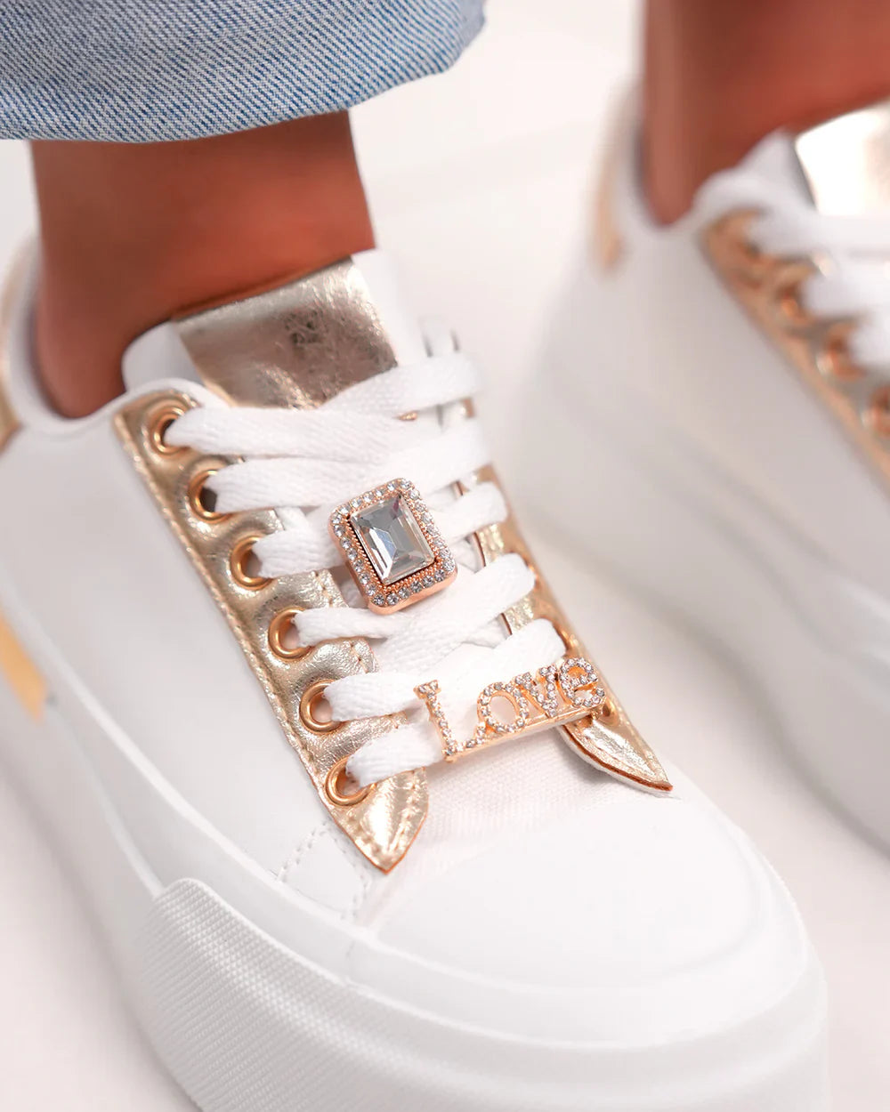 Joanna White Sneaker