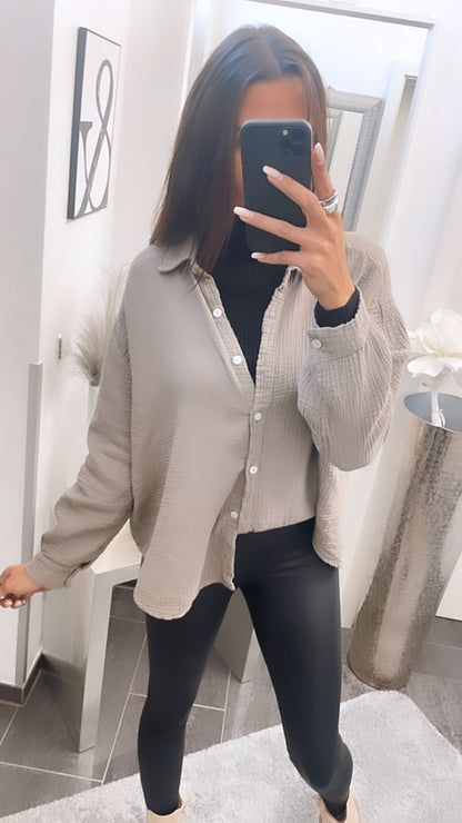 Kurze Oversize Musselin Bluse in Schlamm – Erdige Sophistication | MUSSELIN LIEBE