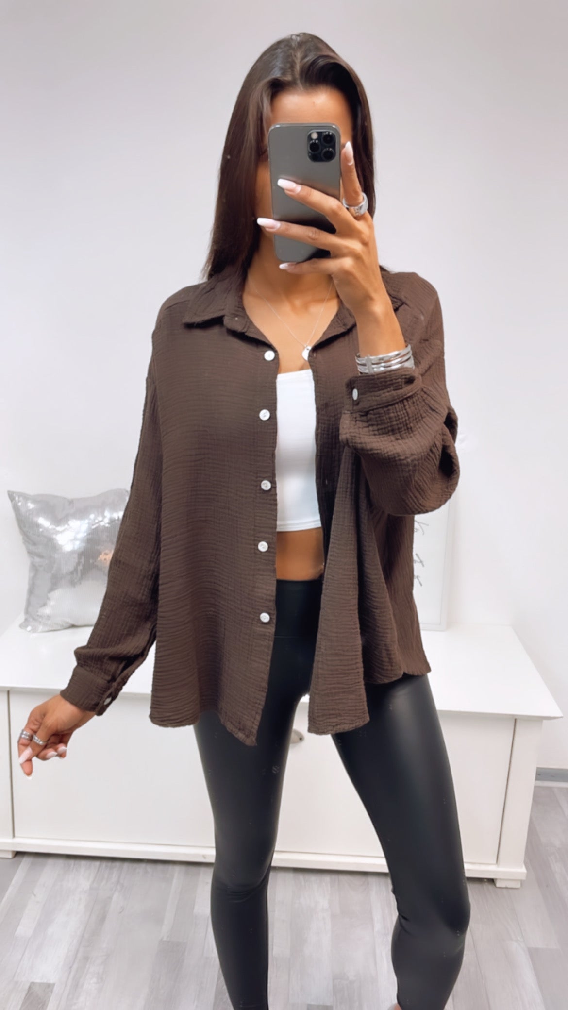 Kurze Oversize Musselin Bluse in Braun – Warme Sophistication | MUSSELIN LIEBE