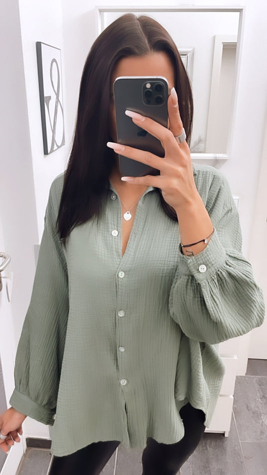 Kurze Oversize Musselin Bluse in Khaki – Natürliche Sophistication | MUSSELIN LIEBE
