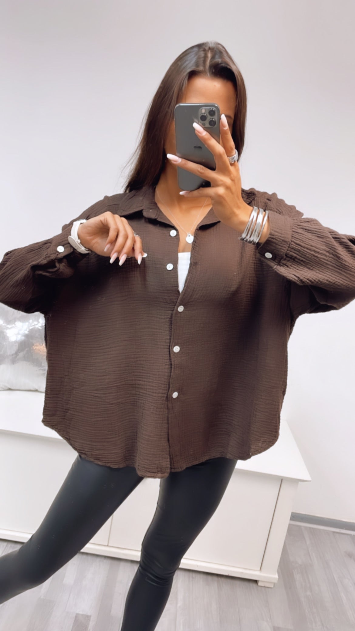 Kurze Oversize Musselin Bluse in Braun – Warme Sophistication | MUSSELIN LIEBE