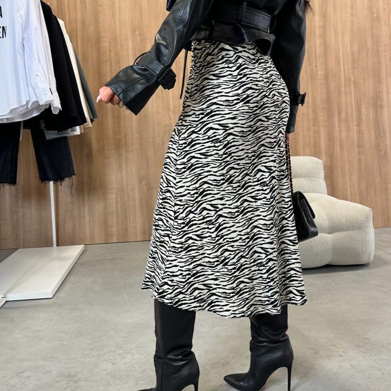 SIDONIE I MODISCHER ROCK MIT TIERMUSTER